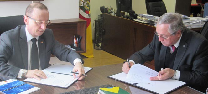 CRA-RS assina termo de cooperação com TCE-RS